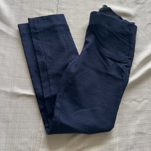 Van Heusen Pants - Women's PullOn Elastic Waist Van Heusen Navy Dress Pants - Sz. 4